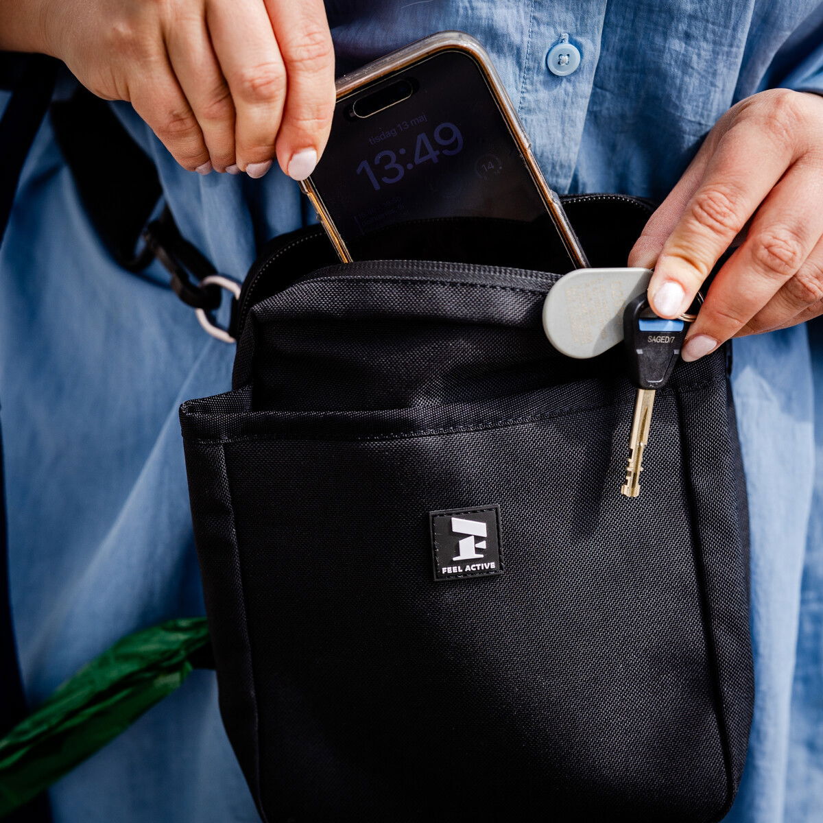 Feel Active Treat bag City black