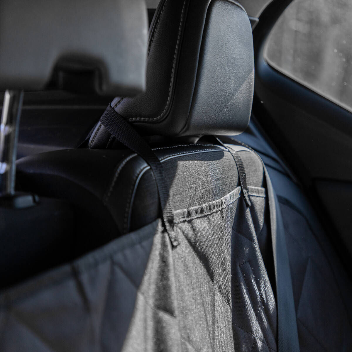 Feel Active Car Cover Hammock for seat or trunk waterproof black 144 x 136 cm