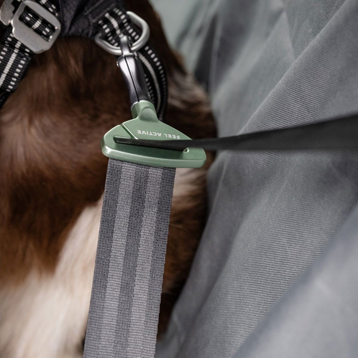 Feel Active Car seatbelt safety hook