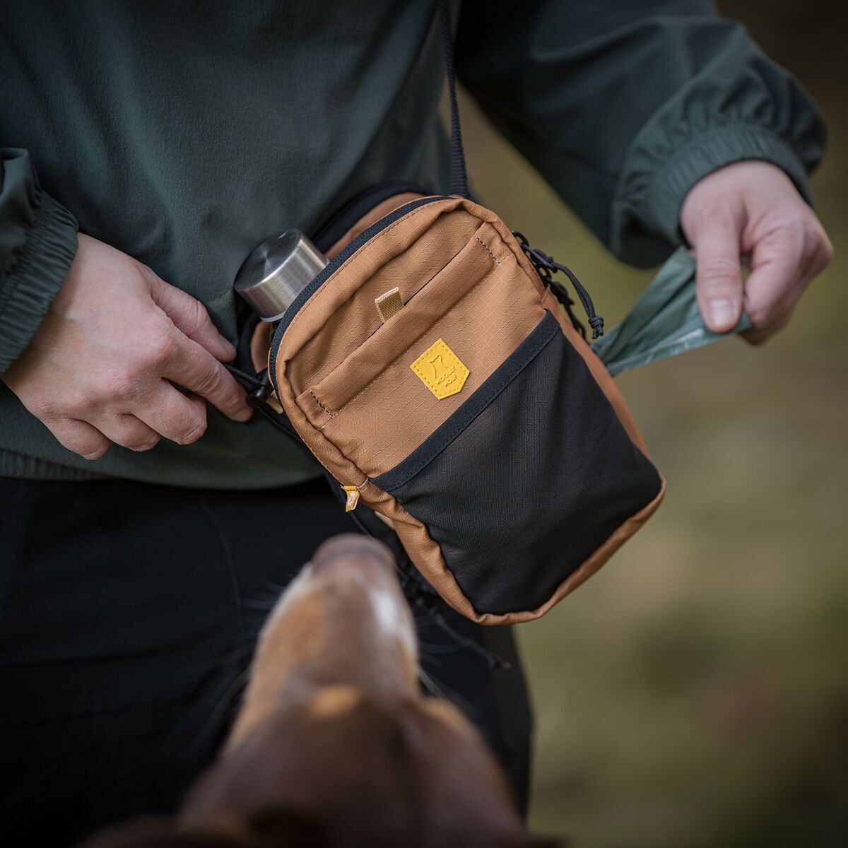 Woolly Wolf Hydration Shoulder Bag Wood Brown Mix