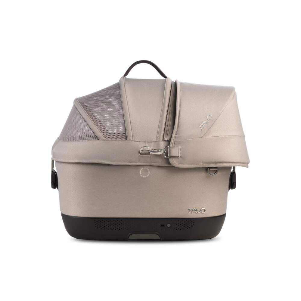 Tavo Maeve ISO5X Wind crash tested pet car seat with integrated ventilation system