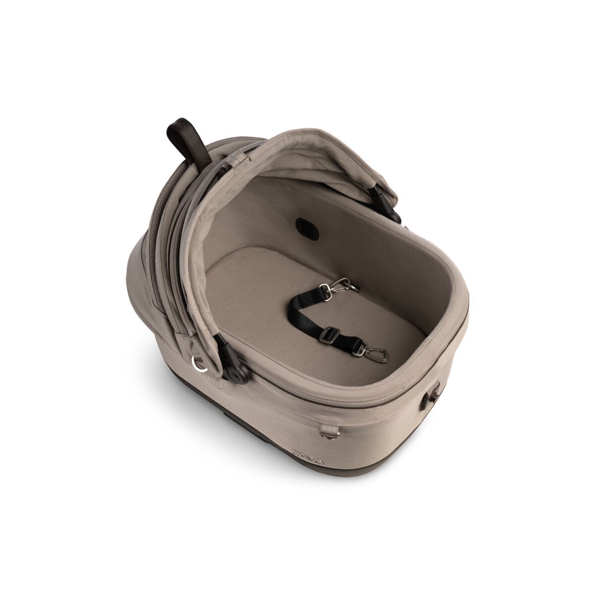 Tavo Maeve ISO5X Wind crash tested pet car seat with integrated ventilation system