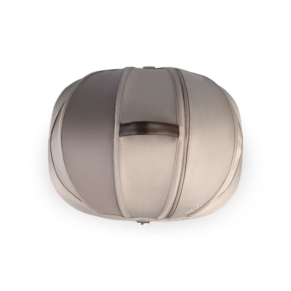 Tavo Maeve ISO5X Wind crash tested pet car seat with integrated ventilation system