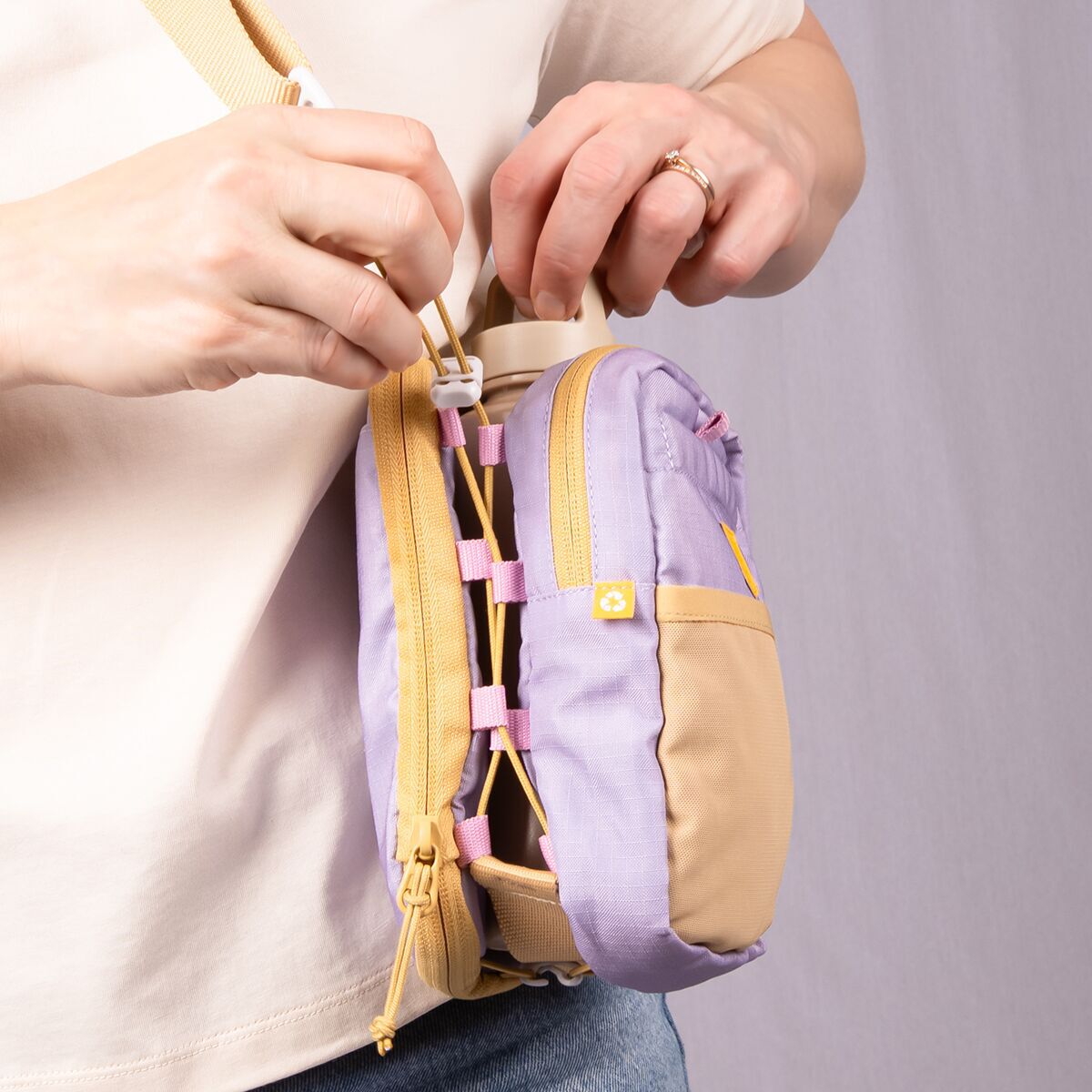 Woolly Wolf Hydration Shoulder Bag Lavender Mix