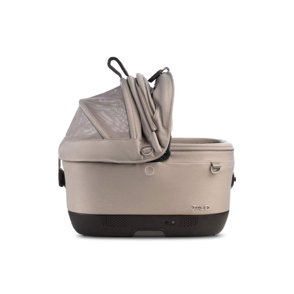 Tavo Maeve ISO5X Wind crash tested pet car seat with integrated ventilation system