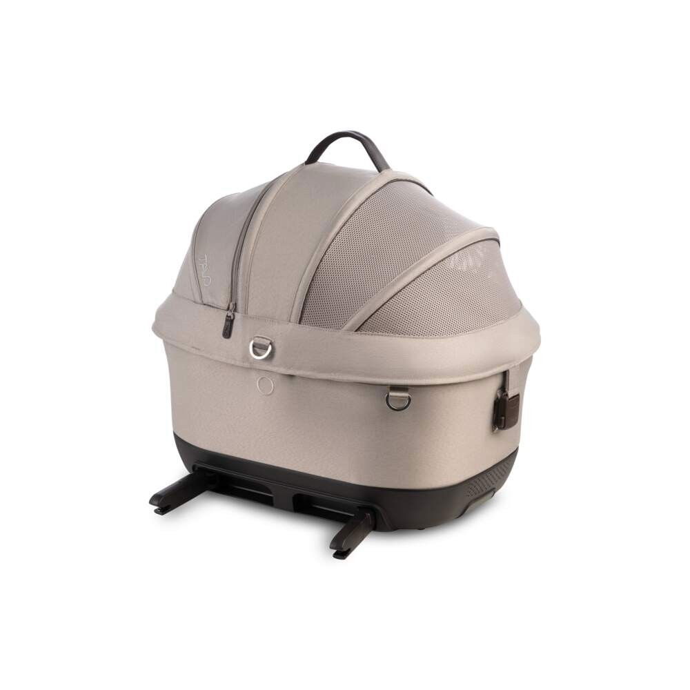 Tavo Maeve ISO5X Wind crash tested pet car seat with integrated ventilation system