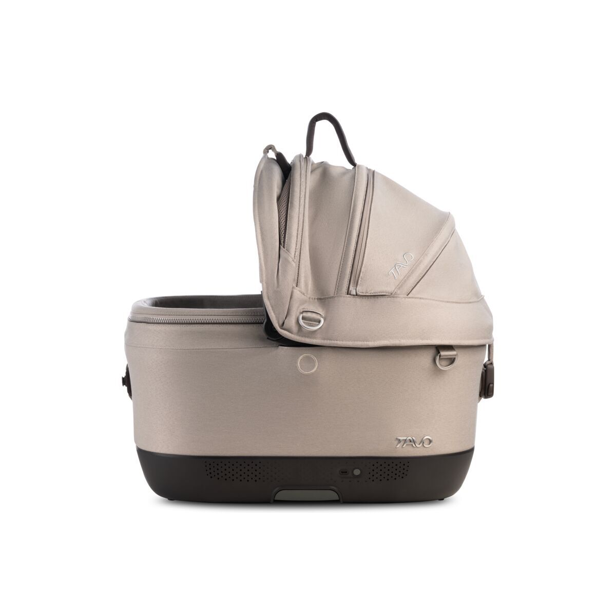 Tavo Maeve ISO5X Wind crash tested pet car seat with integrated ventilation system